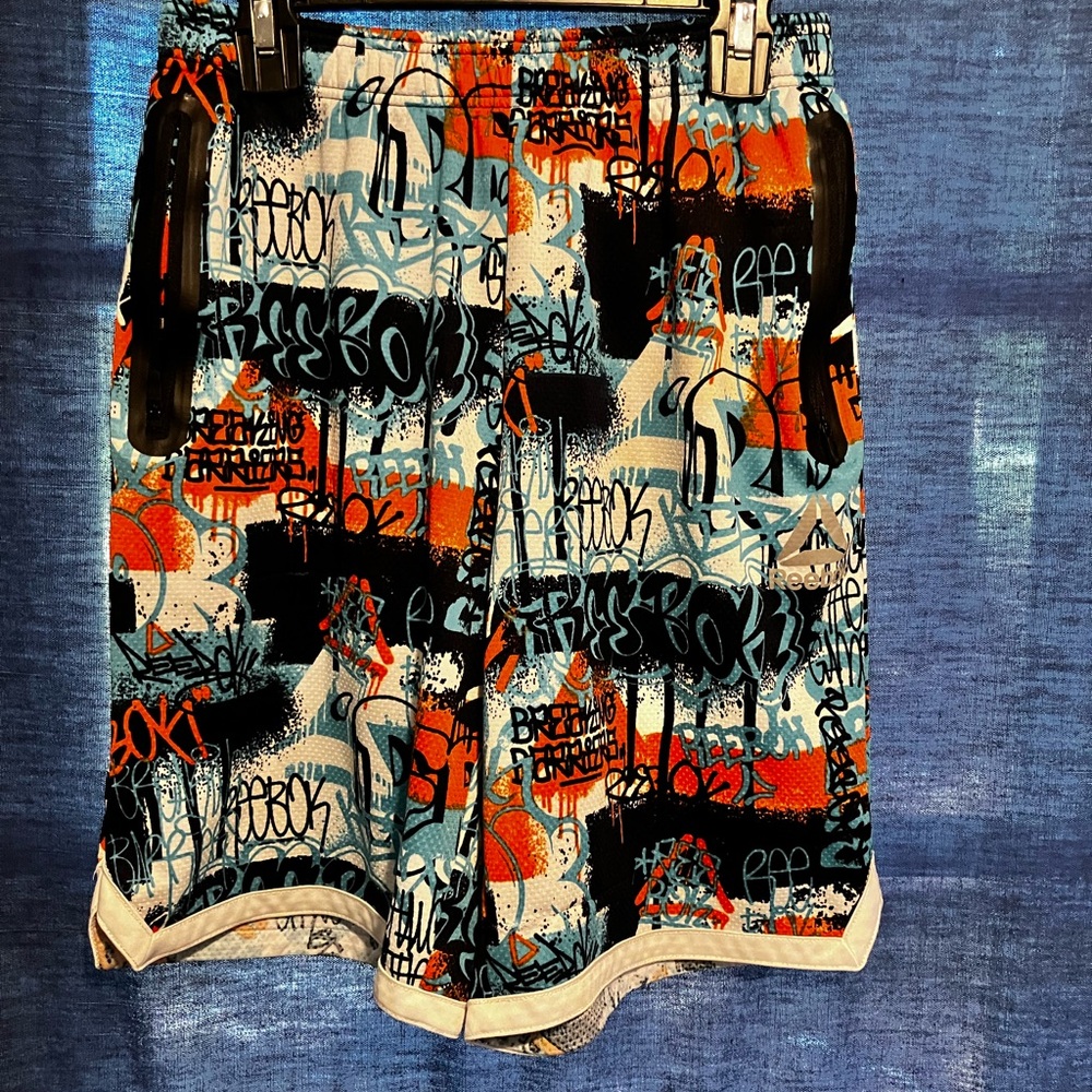 Reebok Multicolor Graffiti Athletic Shorts zippered pockets size 18
